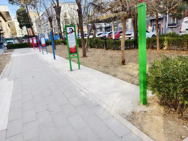 这社区便民晾衣杆让居民省心省力→凯发携手马竞赛事晾晒有去处顺义(图2)